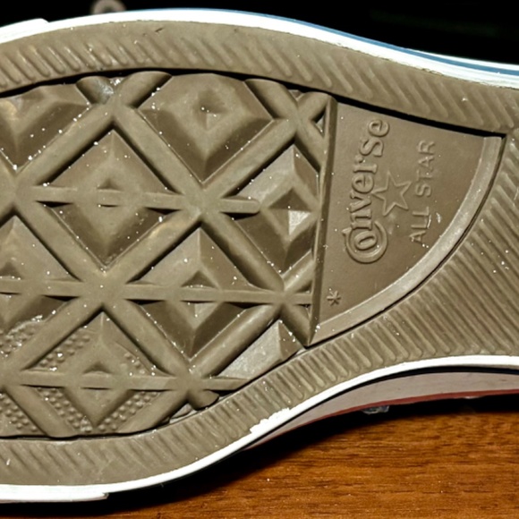 Striped Converse All-Stars - Picture 4 of 14